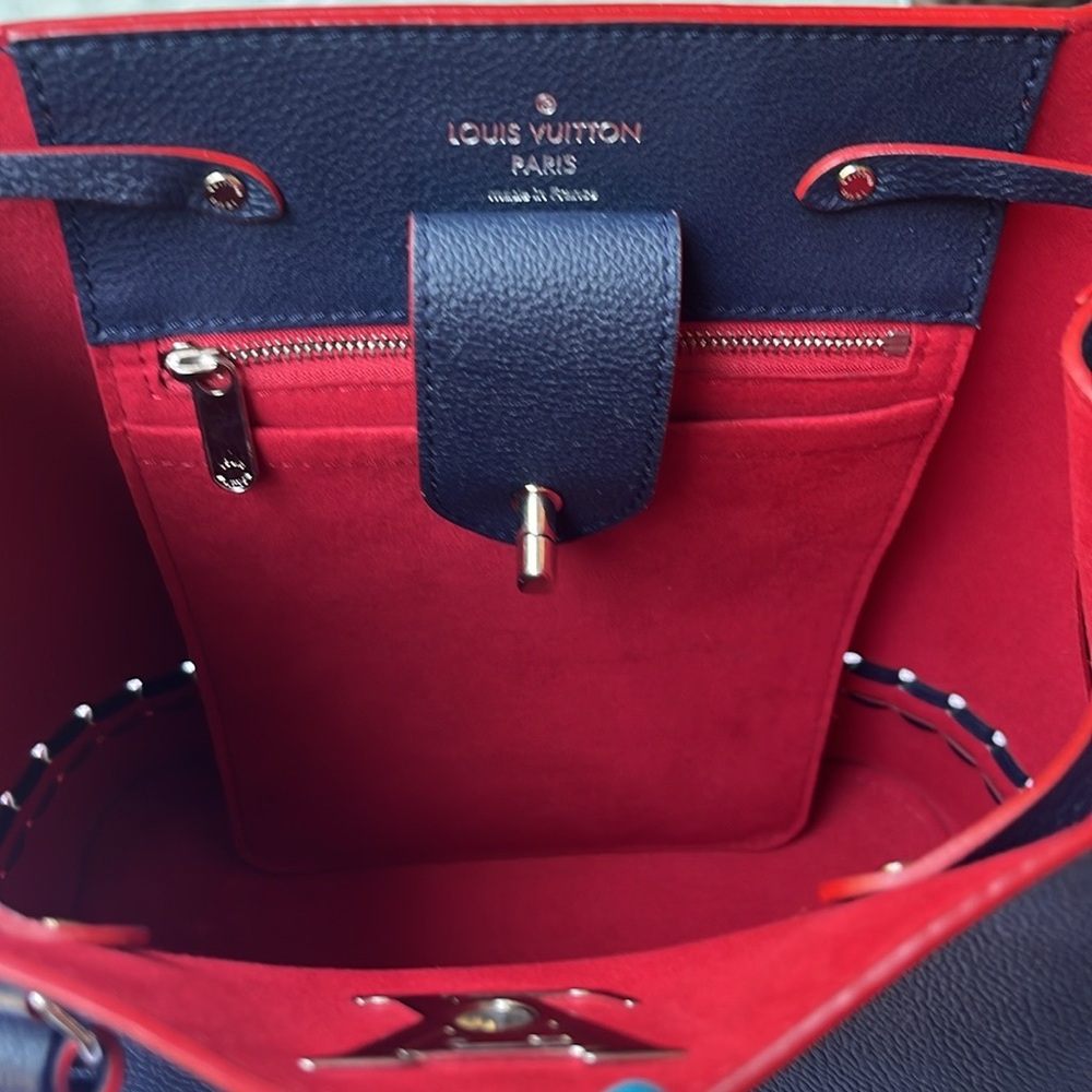 Louis Vuitton Lockme Braided Bucket Bag - Picture 14 of 17